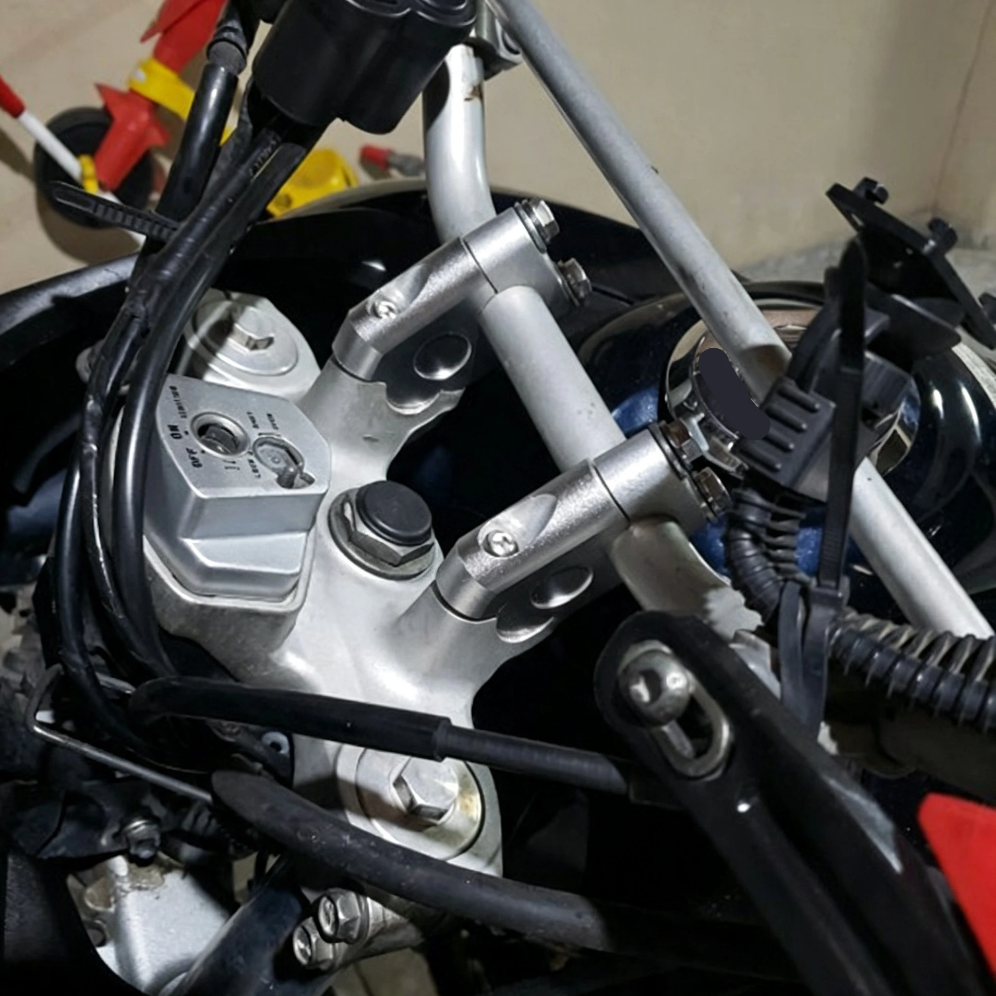 Handlebar Riser Mount Block for Suzuki DL250 DL650 DL1000 Motorcycle Modified Handle Bar Height Extension Adapter
