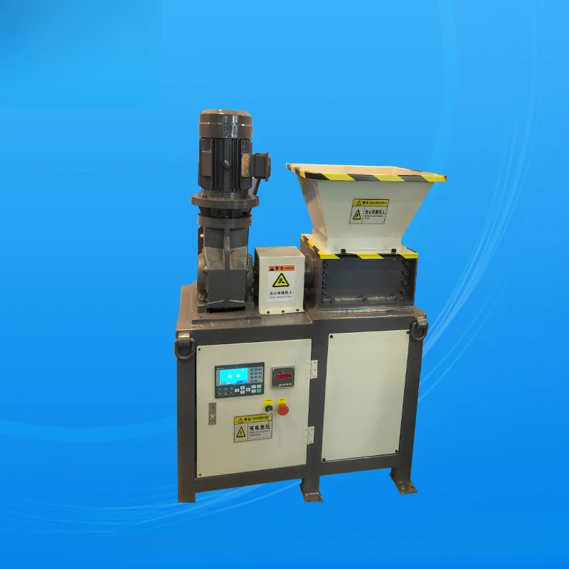 Trituratore speciale per piccola fabbrica di legno a motore singolo Piccolo trituratore a quattro assi a doppio asse, frantoio per tavole di legno