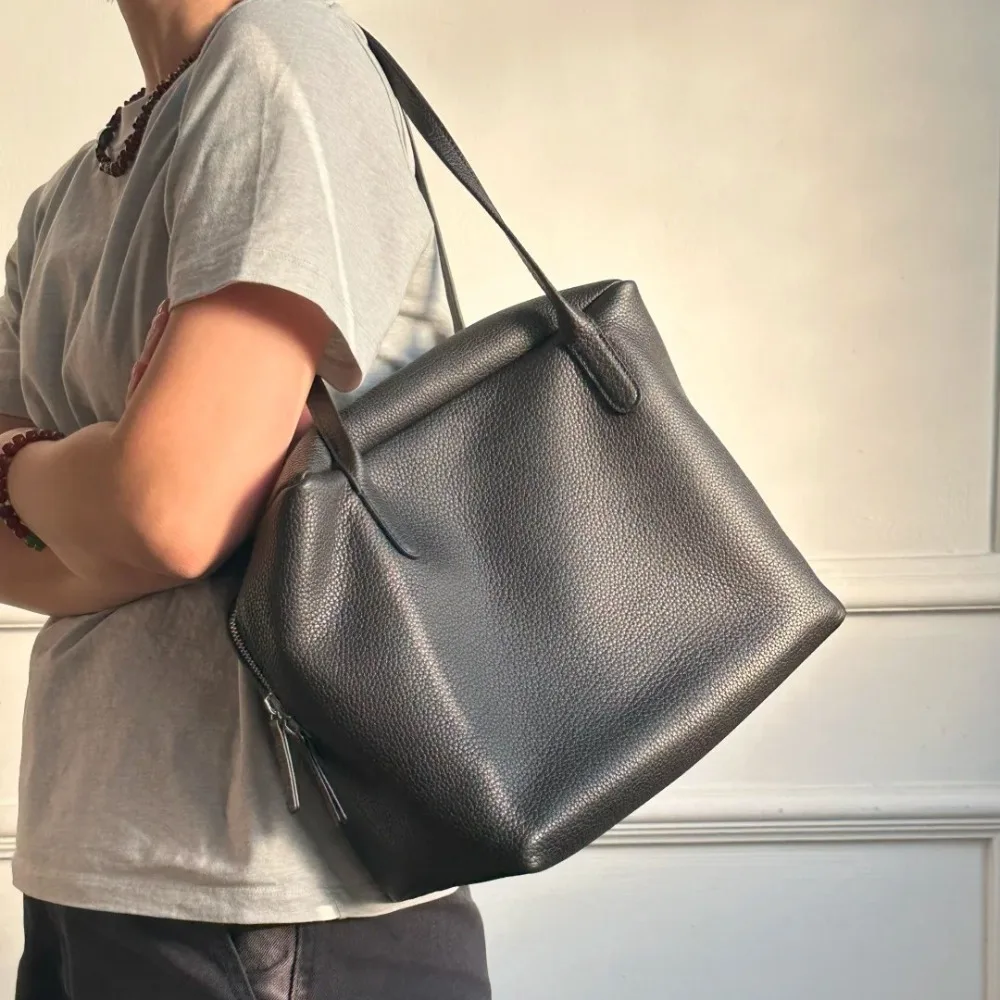 

Light Luxury High-end New Product Portable Document Tote Bag Women Large-capacity Commuting Leather Texture Shoulder Armpit Bag