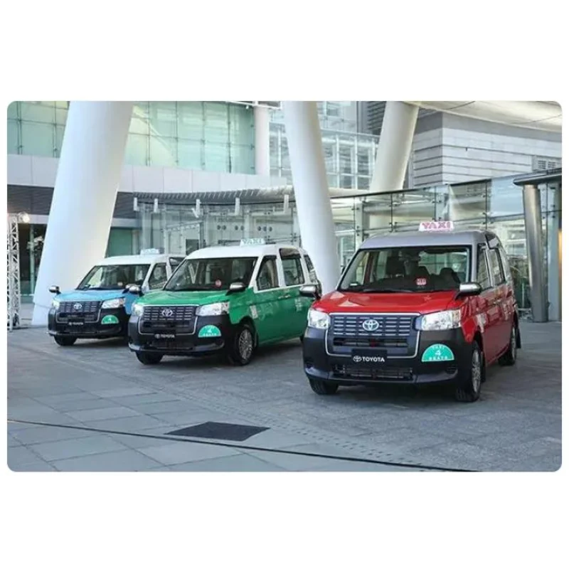 

Литая под давлением крошечная масштабная 1:64, комфортная гибридная модель автомобиля из сплава Toyota Hong Kong TAXI, Коллекционная игрушка, подарок, сувенир, украшение для дисплея