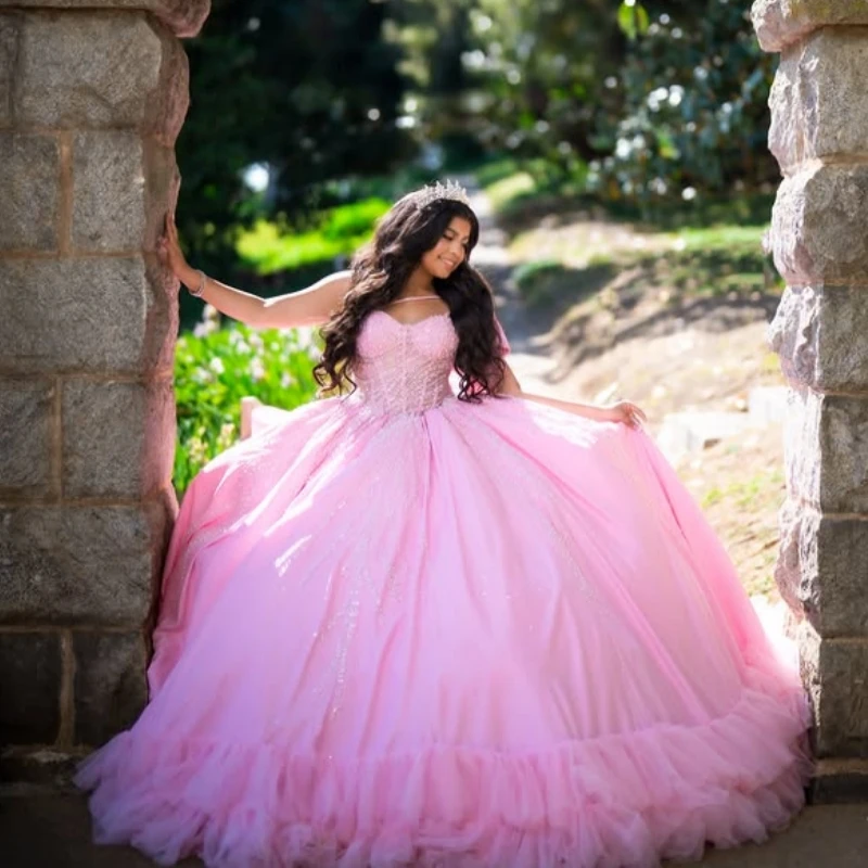 

Light Pink Shiny Ball Gown Quinceanera Dresses Beading Crystal Tiered Tull Corset Off The Shoulder Sweet 16 Dress vestidos 15 de