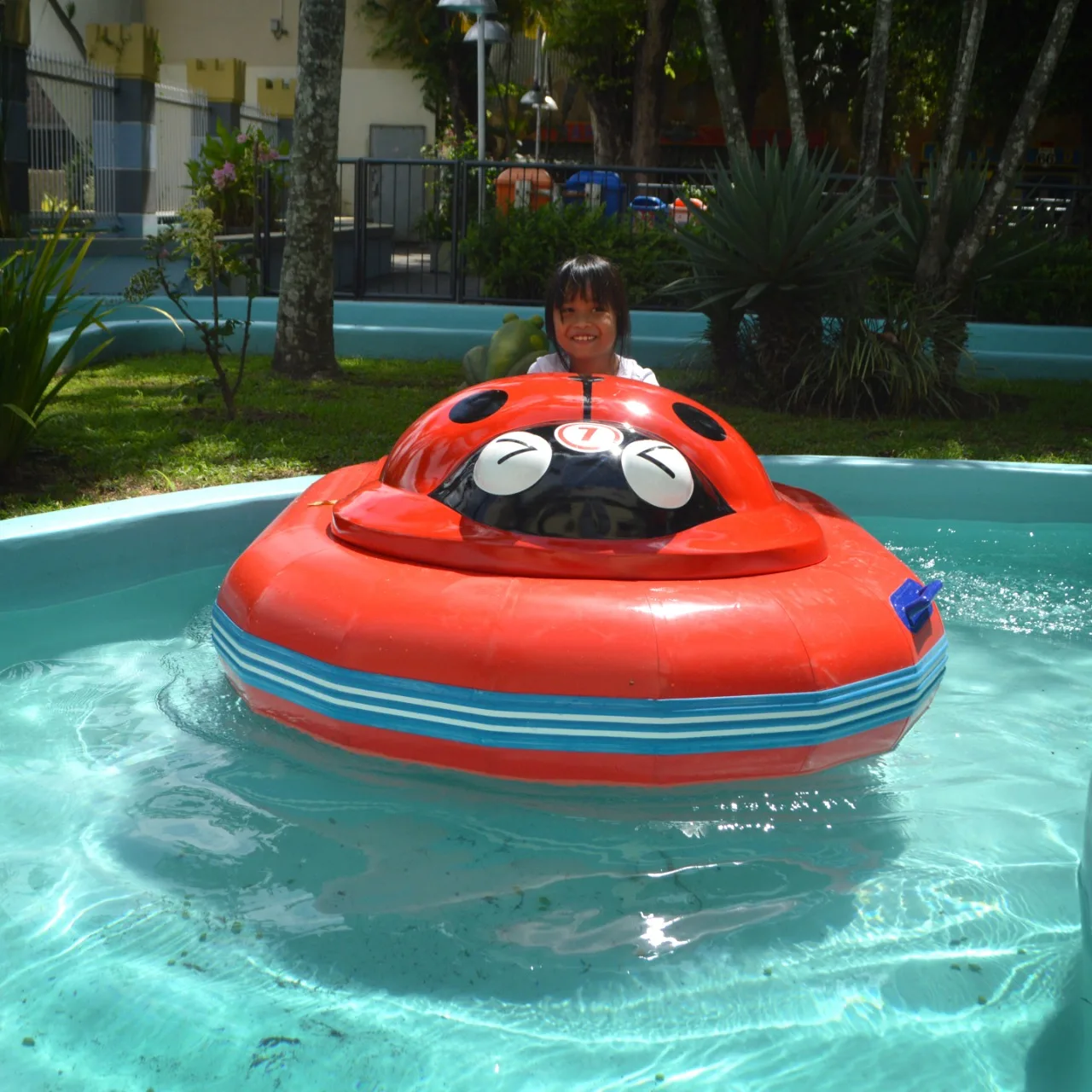 

With Music & LED Lights 3 Cute Designs for Kids & Adults for Pool Inflatable Water Electric Bumper Boats