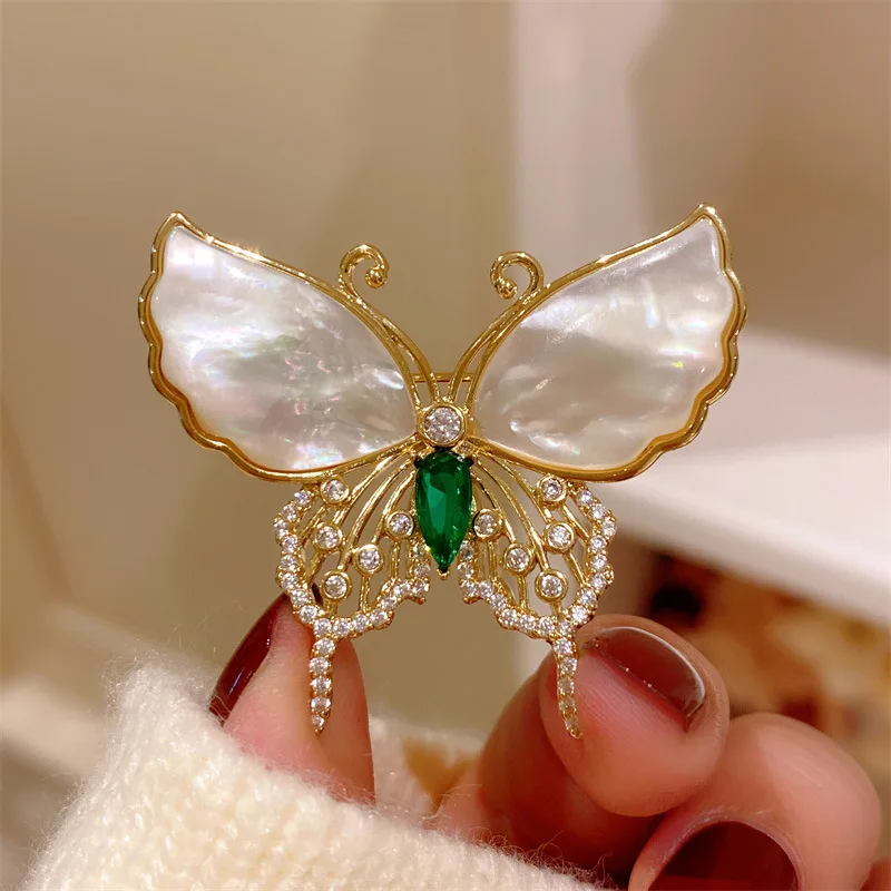 

Elegant Shell Butterfly Brooch for Women and Men Suit Pins Evening Party Jewelry Birthday Mother's Day Gift