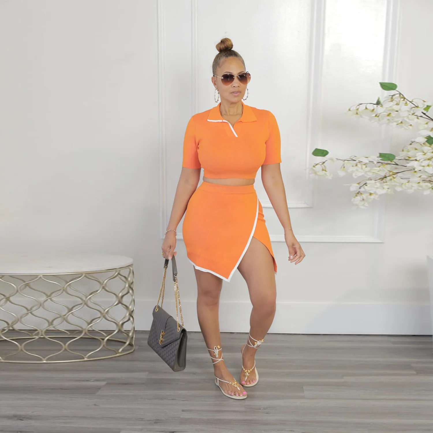 봄 슬림 2피스 세트 여성 디자인 티셔츠 스플릿 스커트 미디 기장 바디콘 스커트 솔리드 컬러 폴리에스터 혼방