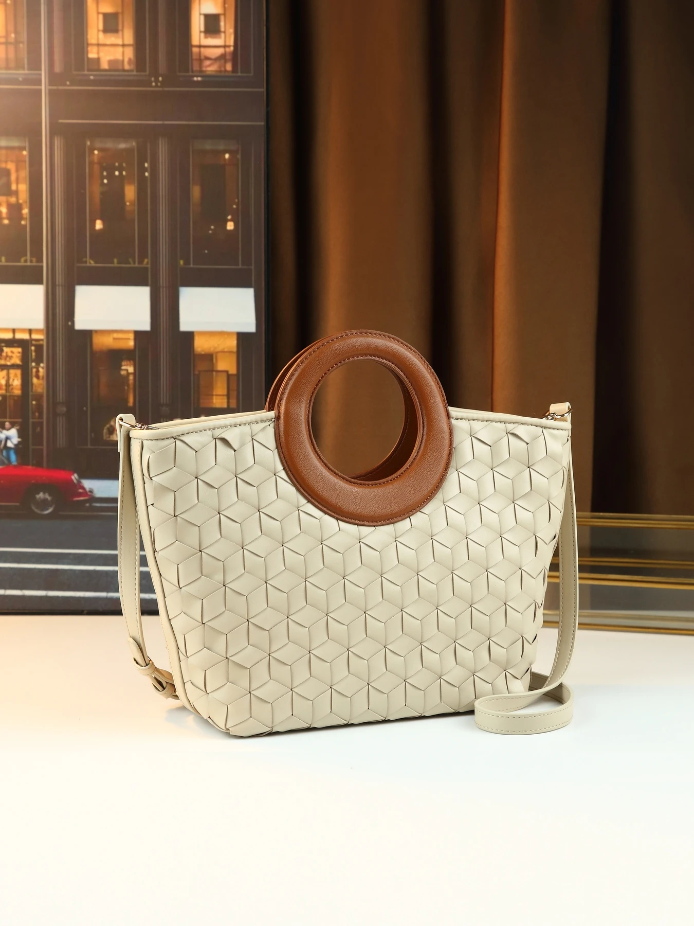 

Casual Versatile Woven Women's Bag Round Hand Handbag Large Capacity Bucket Bag Commuter Bag Crossbody