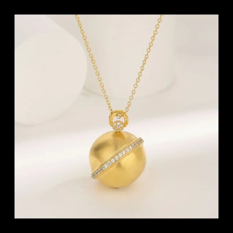 

Hot-selling S925 sterling silver simple fashion trend compass geometric plane round micro-inlaid pendant