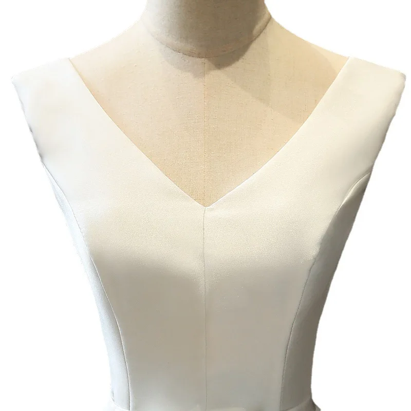 White Simple Evening Dress Elegant Satin V-neck Wedding Party Gown Temperament Sleeveless Mid-Length A-Line Birthday Party Gown