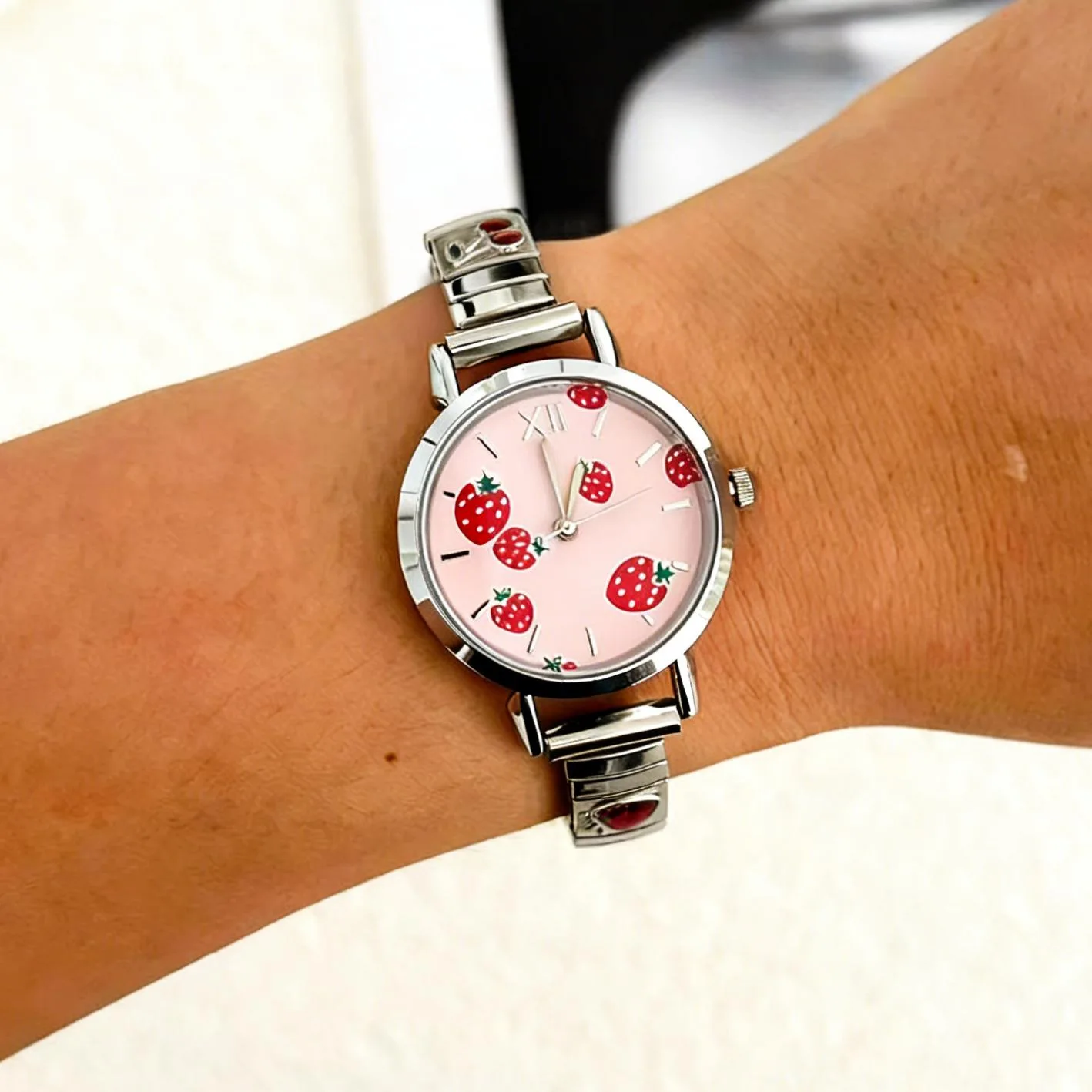 Pink Fruit Dial Female Watch Cherry Strawberry Pattern Gold Silver Stainless Steel Band Minimalist Analog QuartzWrist Watch