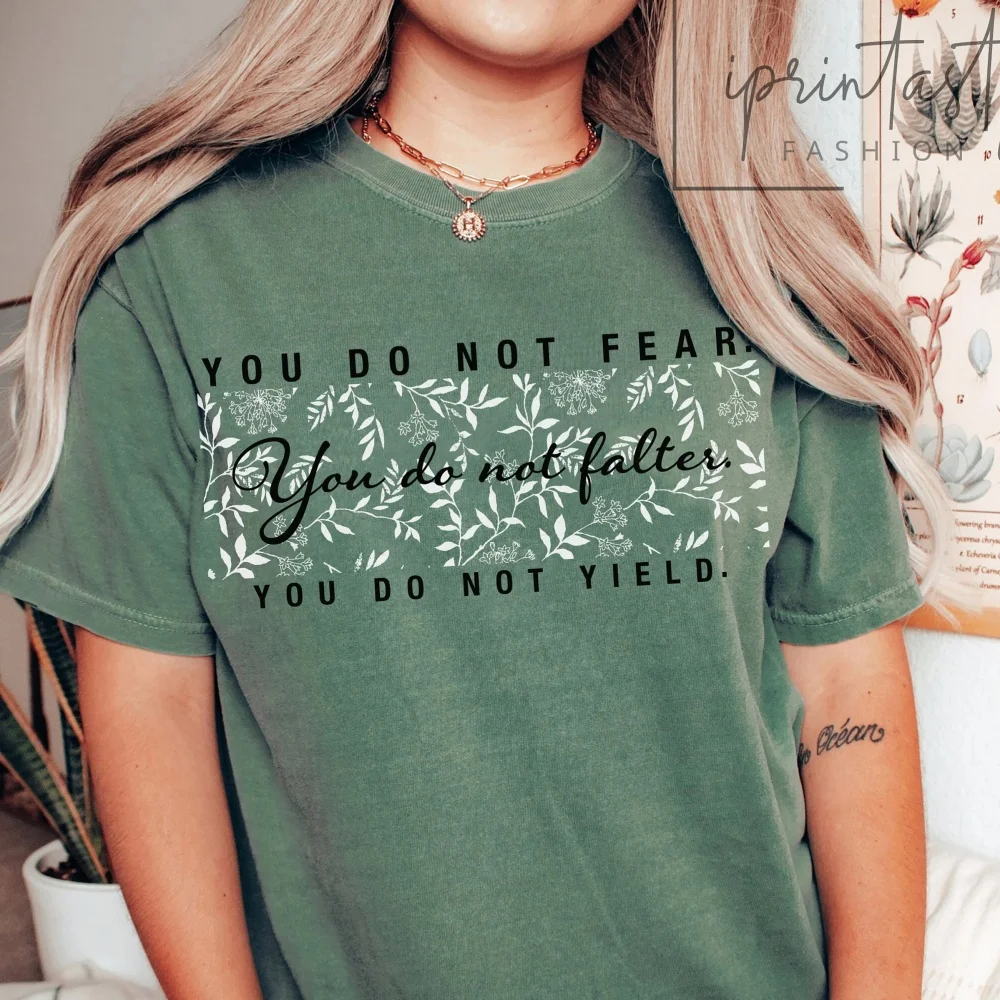 النساء التي لا تتناثر. لا تحتاج إلى تي شيرت، تي شيرت بعض اقتباسات، بعض البضائع، تي شيرت A Court of Thorns and Roses، SOME ti