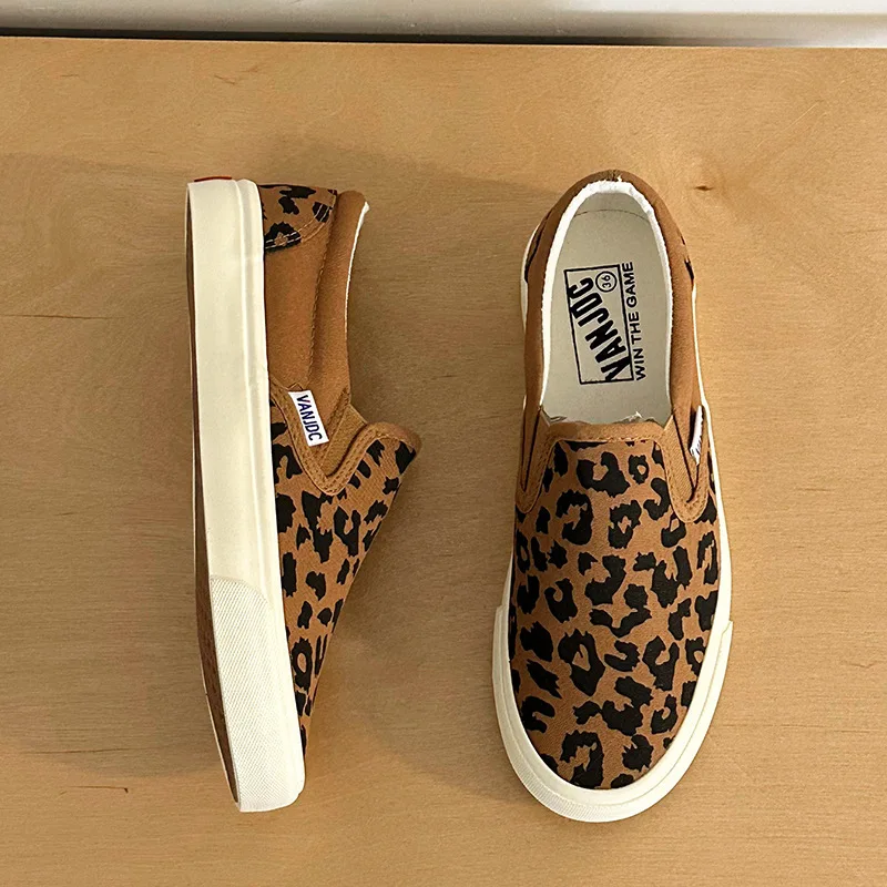 Leopard Canvas Shoes Men's and Women's Models Summer New Korean Students Board Shoes Street Shooting Running Casual Shoes Tide - Image 3
