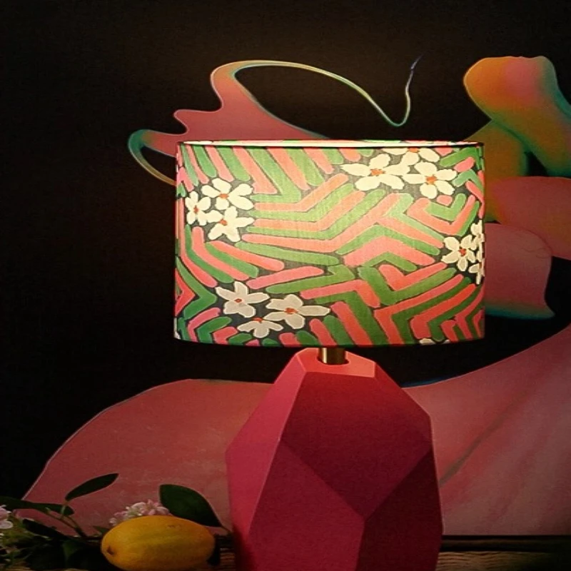 

Living room sofa next to the bedroom decoration French aesthetic art desk lamp