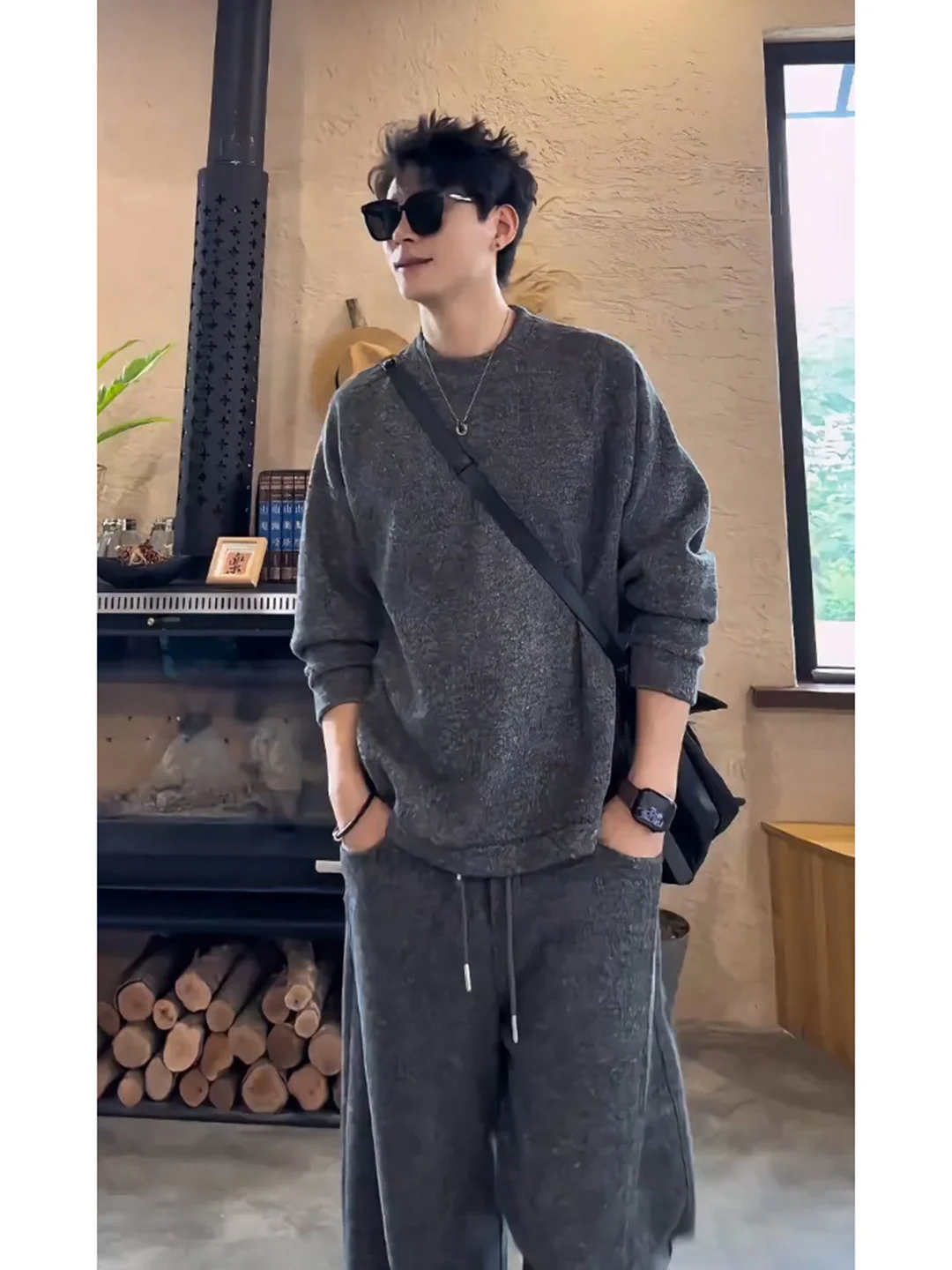 

Корейский вязаный свитшот в стиле оверсайз для мужчин, осенняя повседневная верхняя одежда из мягкого полиэстера с длинными рукавами и круглым вырезом, цветной