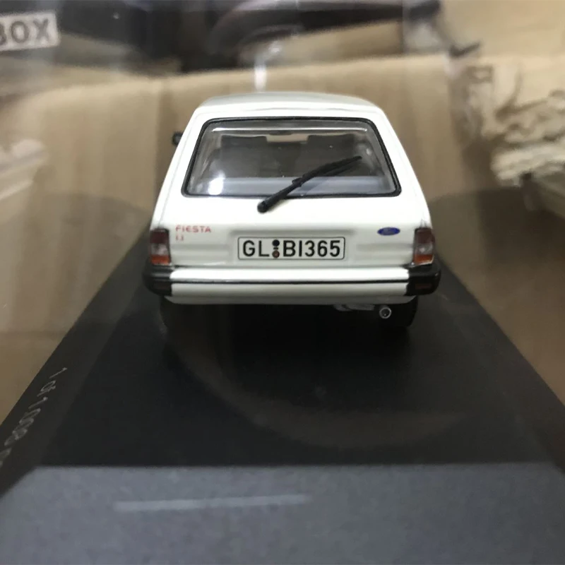 WHITEBOX Diecast 1:43 Scale Fiesta 1984 Simulation Alloy Car Model Static Display Collectible Toy Gift Souvenir Decration