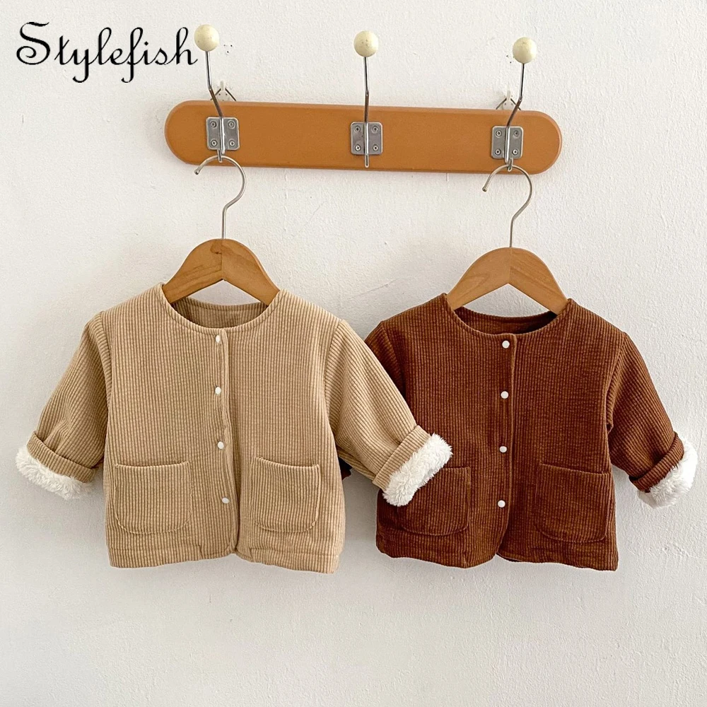 Autumn and winter new baby clothes 0-3 years old baby clothes for boys and girls round collar corduroy and velvet coat