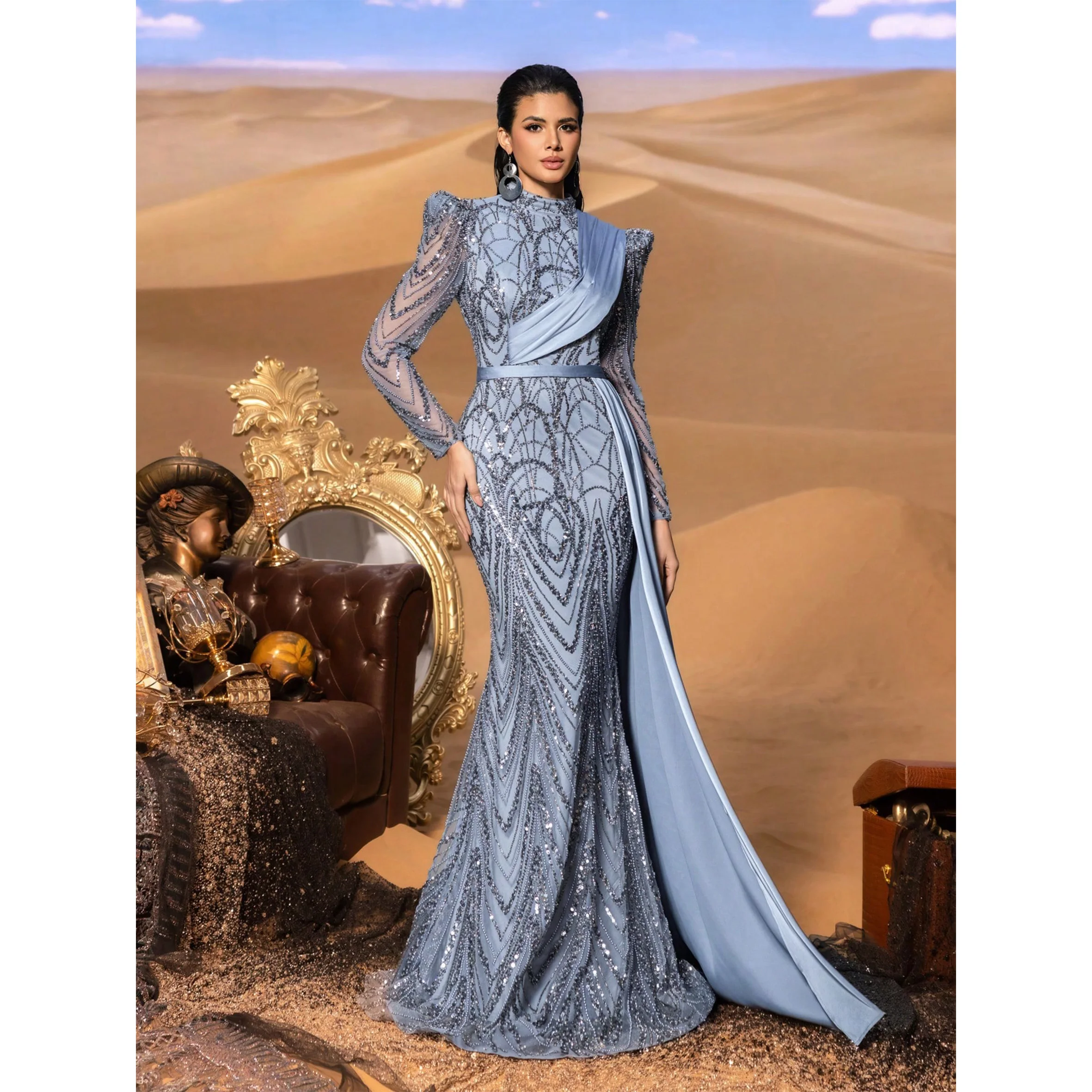 

Роскошное вечернее платье из бисера со сложным узором — идеально подходит для элитных свадеб, мероприятий на красной ковровой дорожке, гала-вечеринок