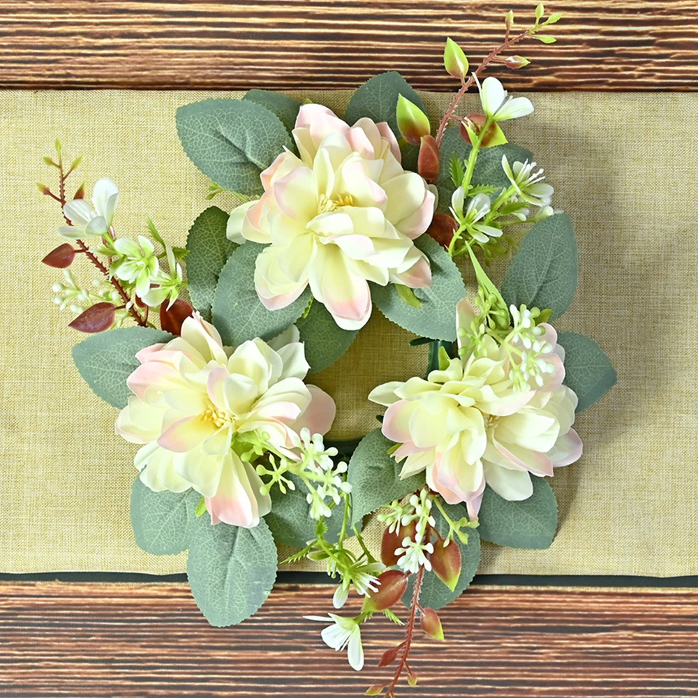2 Stück Kerzenständer-Girlande, florale Kerzen-Mittelstücke, Dahlie-Kerzenkranz, Kerzenring, Teelichtkerze, künstlicher Pflanzenkranz – Detail 3