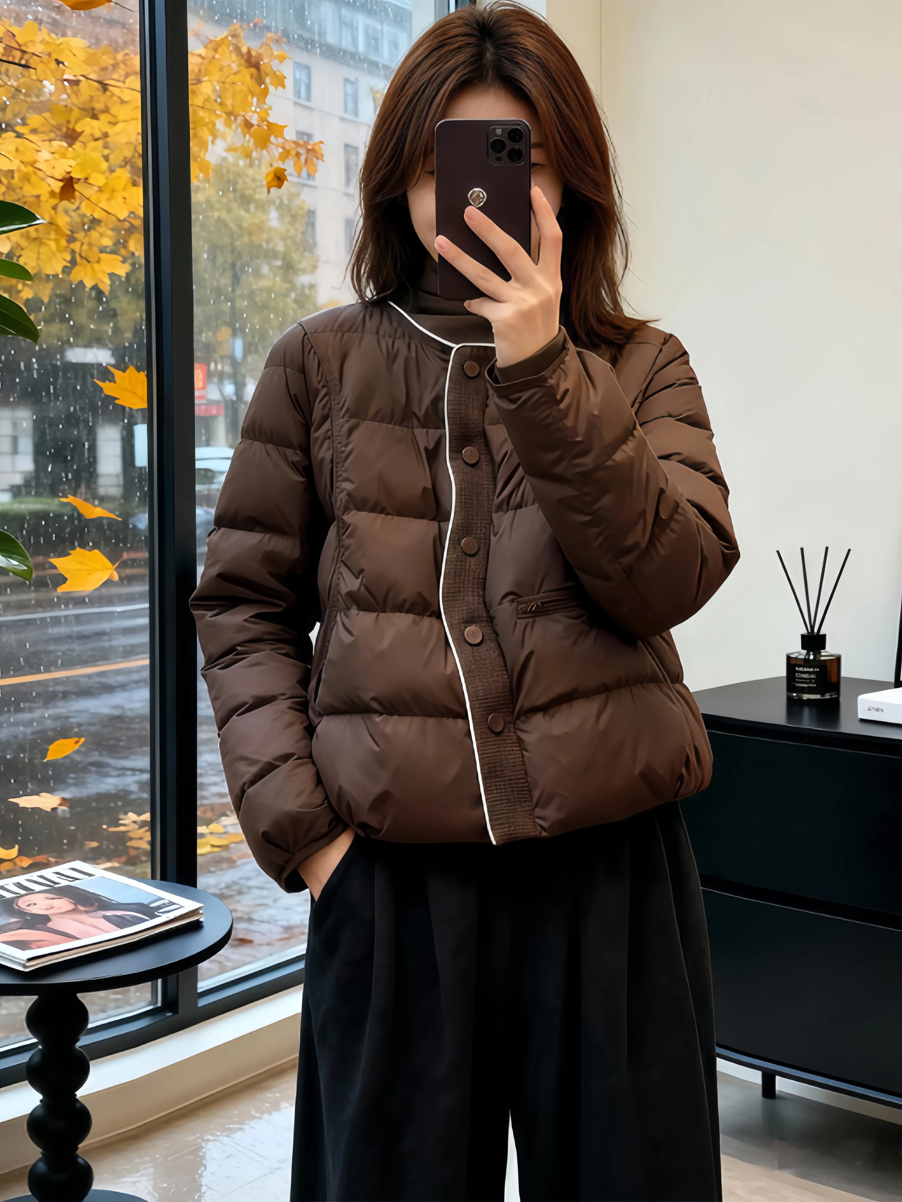 Short Puffer Jacket Women's Winter Fashionable Warm Bread Style Coat round Neck Splicing Design Korean Version Straight Cut