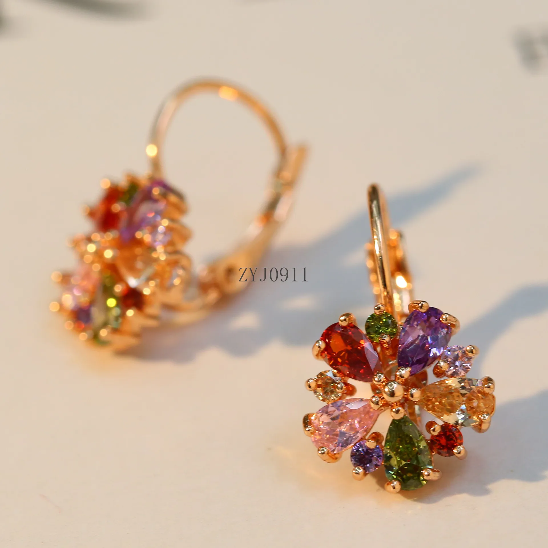 Pendientes de Color H, oro de 18 quilates, circonita, luz de lujo, chapado en oro rosa, flor de cristal, pendientes de gemas de alta gama, temperamento