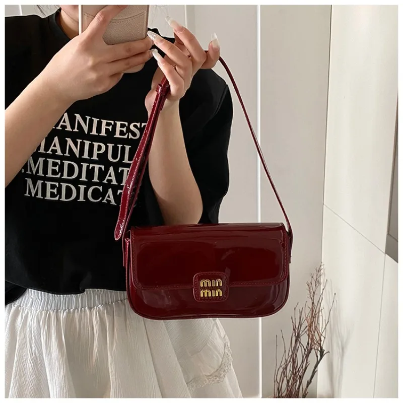 

Весна 2025: Минималистичная шикарная большая сумка - Стильная женская сумка через плечо, легкая повседневная сумка, модная повседневная сумка