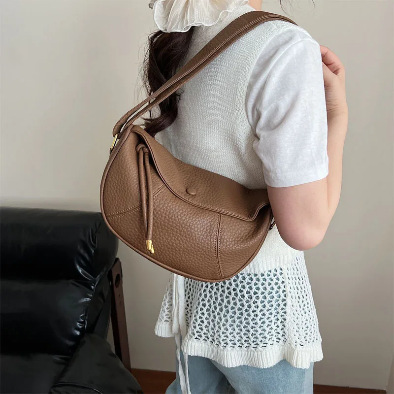 Versatile Dumpling Shaped Crossbody Bag Casual Zipper Soft Leather Shoulder Bag PU Solid Color Oblique Span Bag Commuting Style