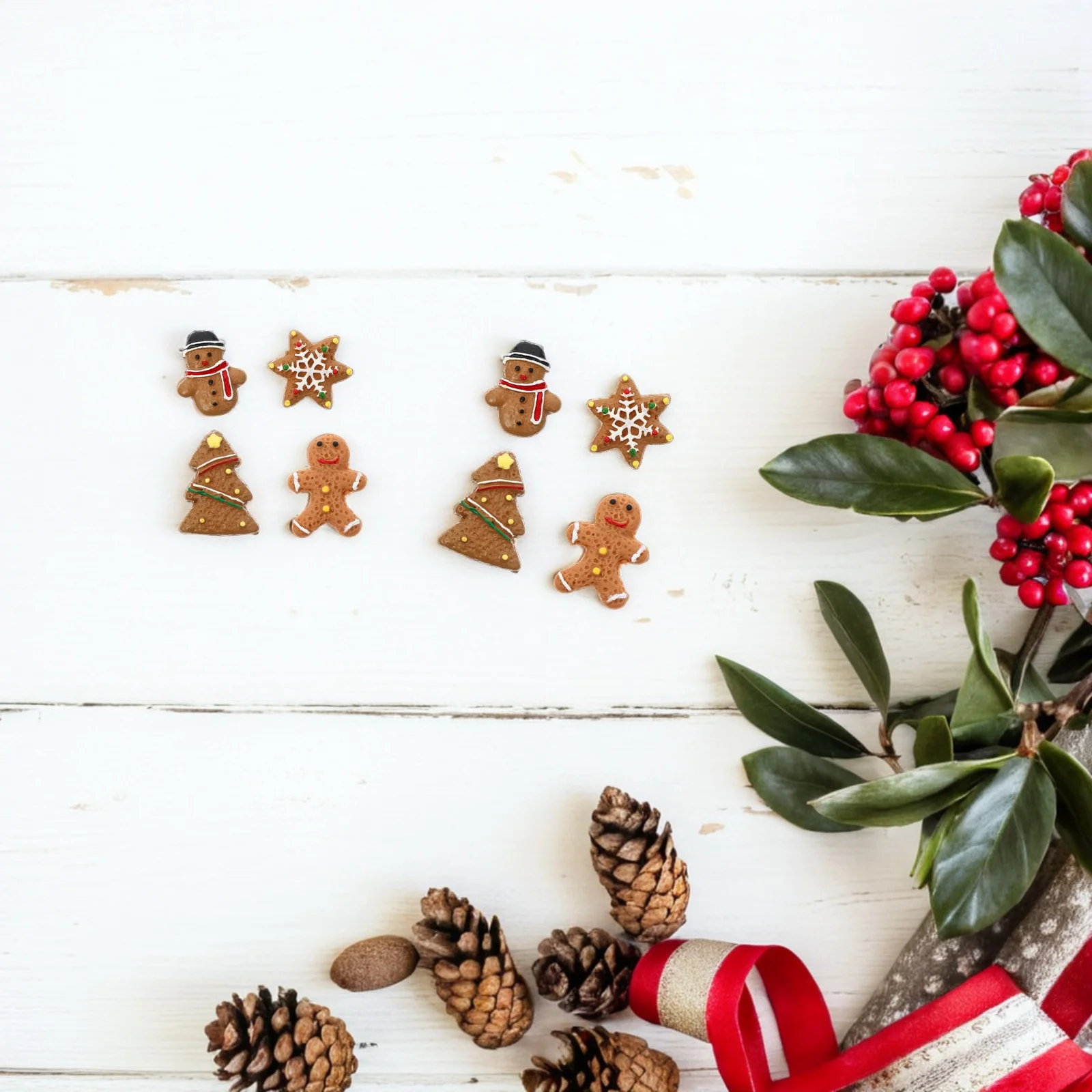 

40Pcs Christmas Resin Decorative Accessories DIY Mini Pendants Handmade Jewelry Pendant Materials for Mobile Phone Case