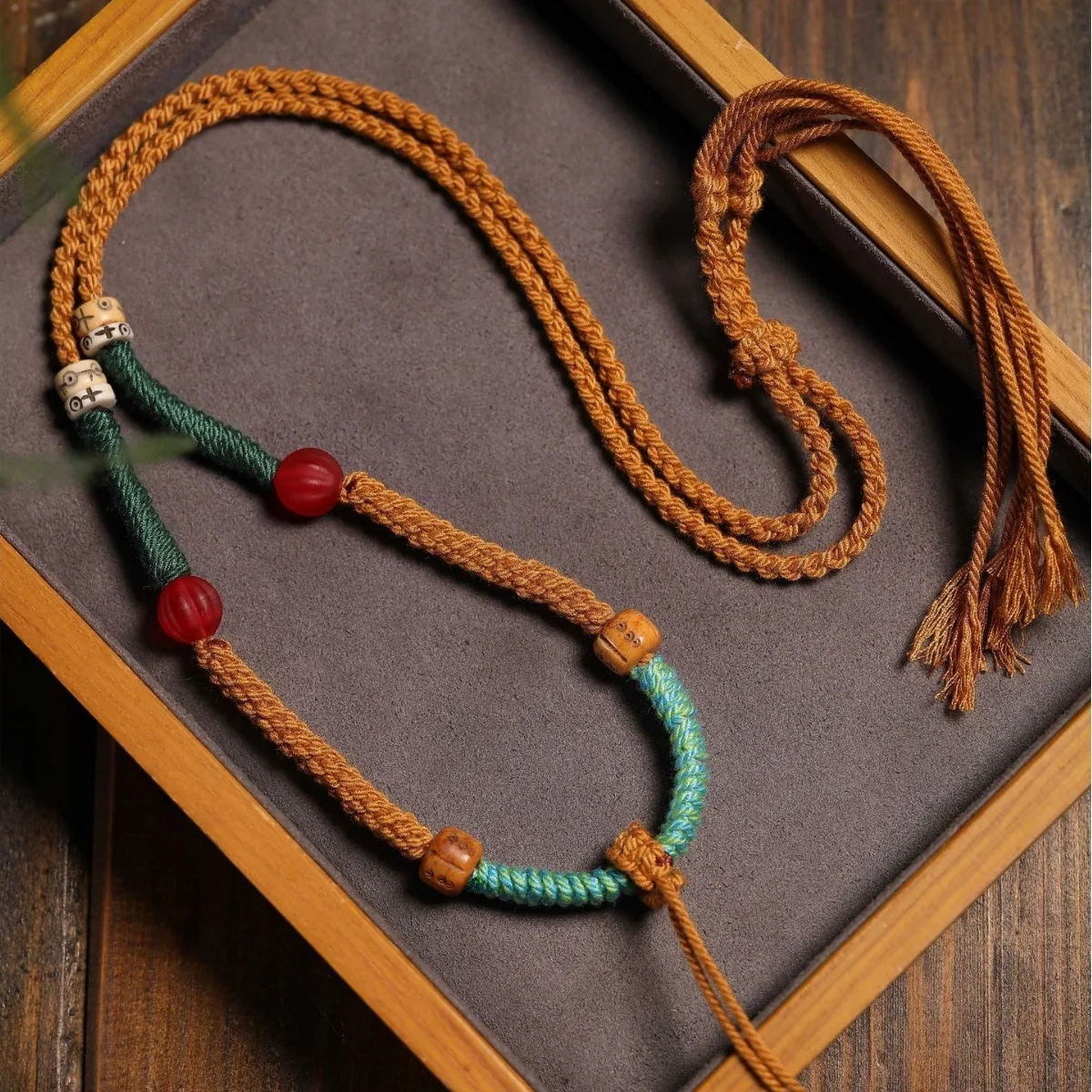 

Tibetan Hand Rolled Cotton Necklace Beeswax Tangka Buddha Brand High End Hanging Pendant Ethnic Style Pure Handmade Woven Lucky