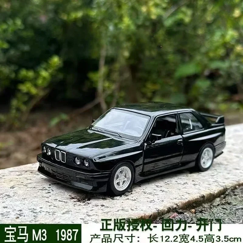 1/36 Skala BMW M3 1987 Modele samochodów zabawkowych Alloy Diecast Doors Opened Pull Back Retro Modele pojazdów dla dzieci Chłopcy Kolekcja prezentów