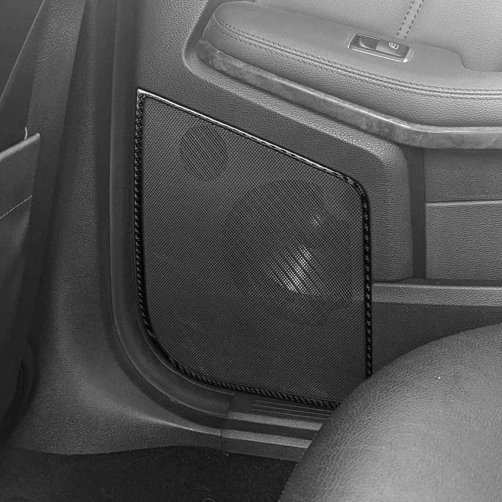 For Mercedes-Benz E-Class W212 S212 2011-2015 Carbon Fiber Rear Door Speaker Audio Horn Frame Cover Trim Car Accessories Sticker
