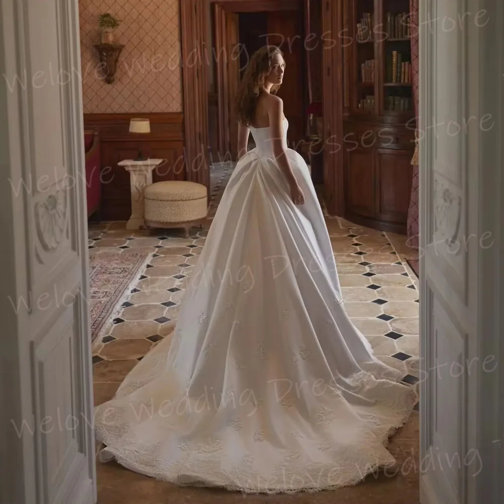 Luxurious A Line Women's Long Sleeve Lace Appliques Satin Wedding Dresses Robe De Mariée Customized Bride Gowns Vestido De Novia