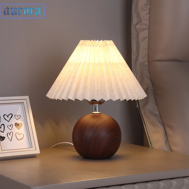 

Nordic Pleated Table Lamp Girl Wooden Lamp for Bedroom Bedside Study Creative Mushroom Night Light Retro Home Decor Desk Lamp