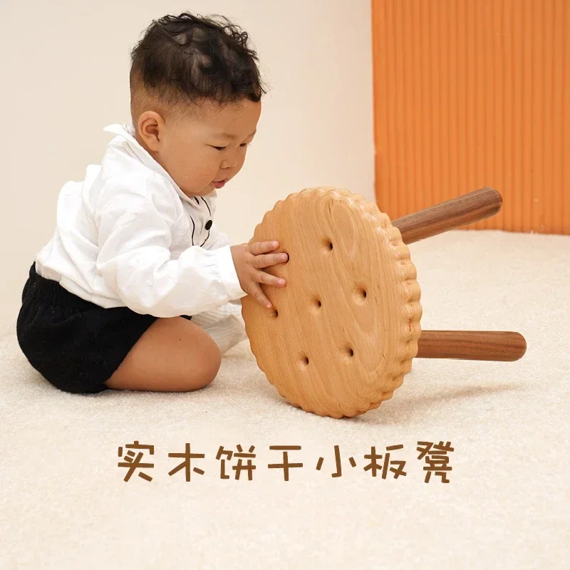 

Creative cute children's solid wood shoe stool household small baby wood biscuits