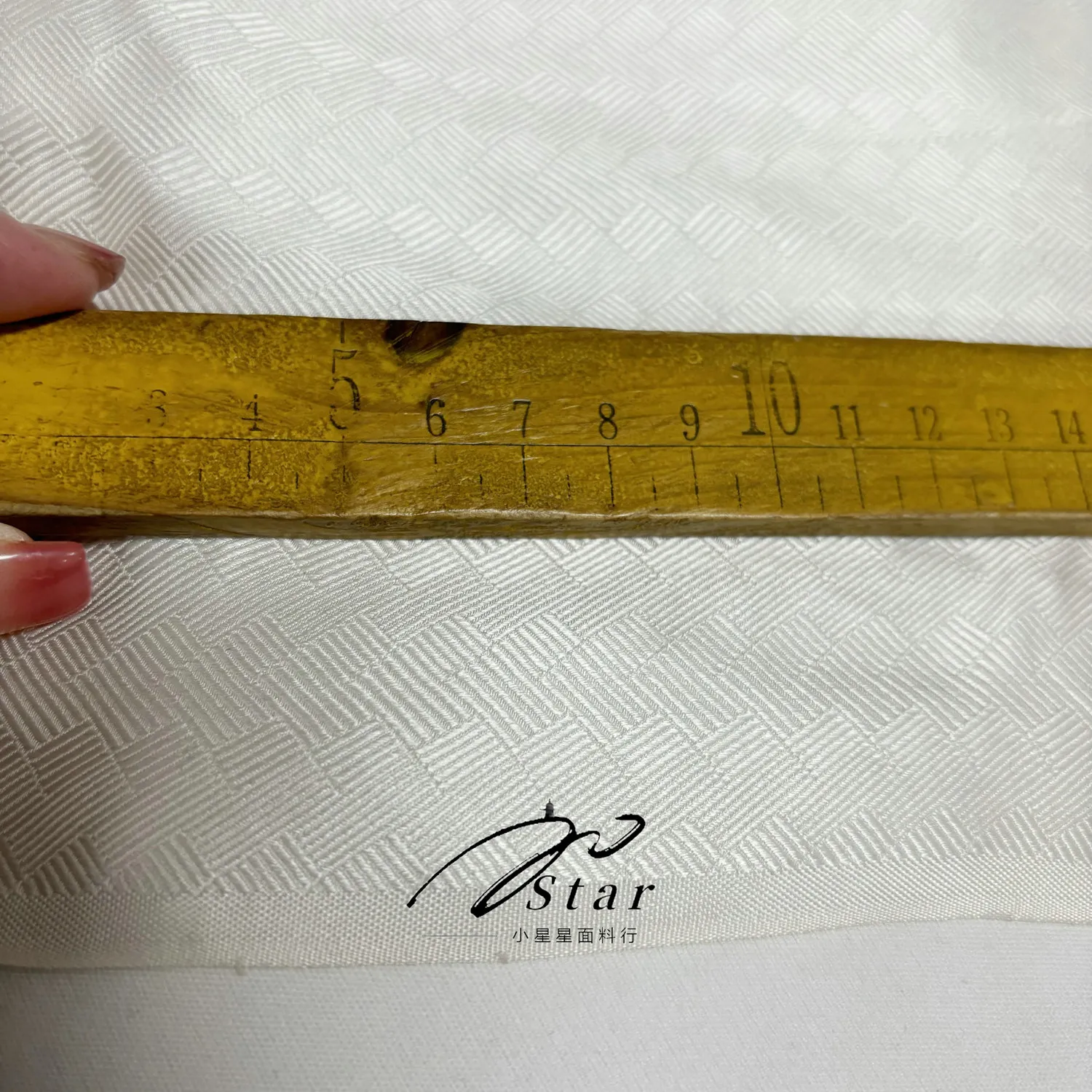 High-End White Plaid Dark Silk Satin Fabric Silkworm Dress Cloth Silk Shirt Spring and Summer
