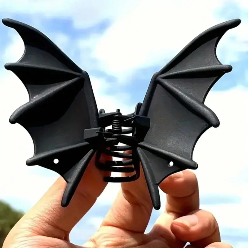 

Goth Bat Hair Barrettes Punk Emo Matte Black Metal Large Bat Wing Claw Clip Hold for Women Thick Hair Halloween Cute Accessorie