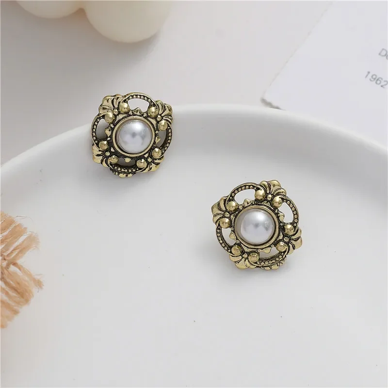 Romantic Flower Peral Stud Earrings Gothic Retro Baroque Gold Color Vintage Korean Designer Simple Gold Coloren for Women