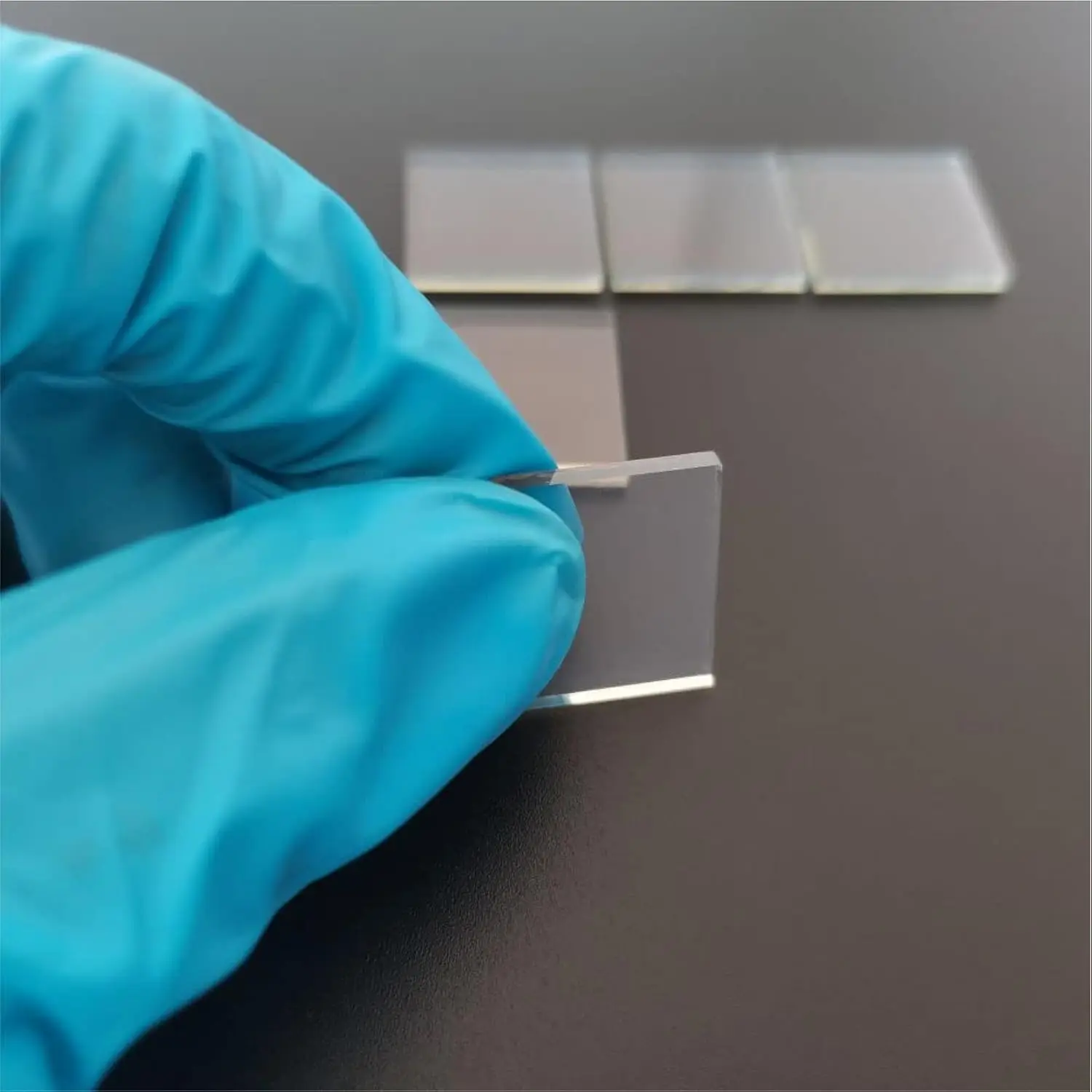 FTO kaca konduktif, dilapisi fluorini-doped timah oksida 20*20*2.2mm SnO2:F dilapisi kaca konduktif untuk konduktivitas R & D Lab