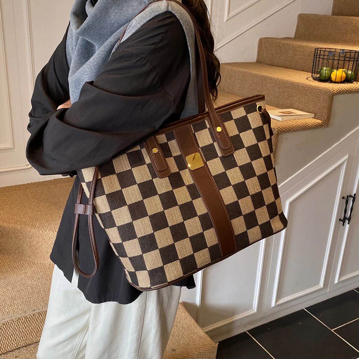 Lightweight Large C… - image