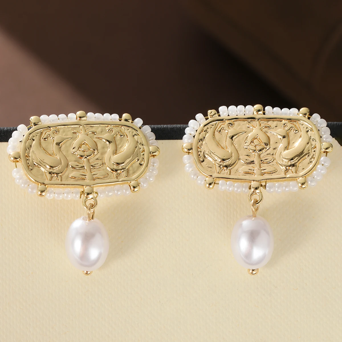 Vintage Embossed Double Bird Copper Dangle Earrings With Oval Faux Pearl Pendants for Women, Fit Banquet and Party Matching.