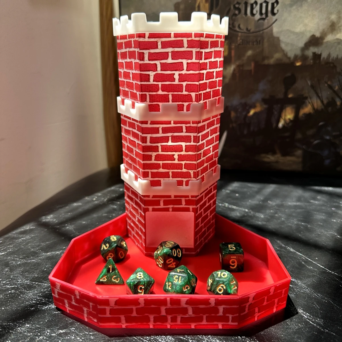 

Игральные кости DnD Tower Kit-Рождественская версия с красной дымовой башней и Набор из 7 игральных костей