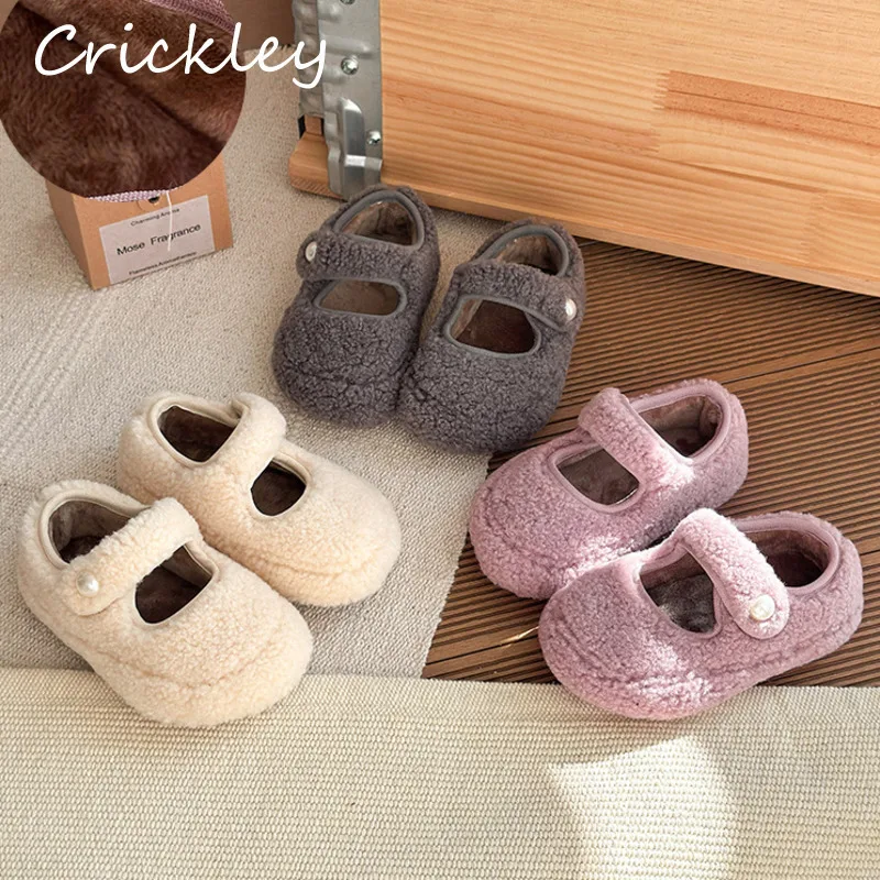 

Осень-зима 2023, однотонная обувь на плоской подошве для девочек, теплая детская обувь принцессы с жемчугом и плюшем, мягкая детская модная обувь с крючками и петлями