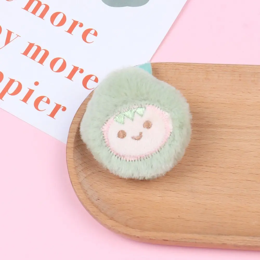 

Cartoon Hand-sewn Cute Fruit Plush Brooch Cloth Strawberry Avocado Fruit Bag Acessories