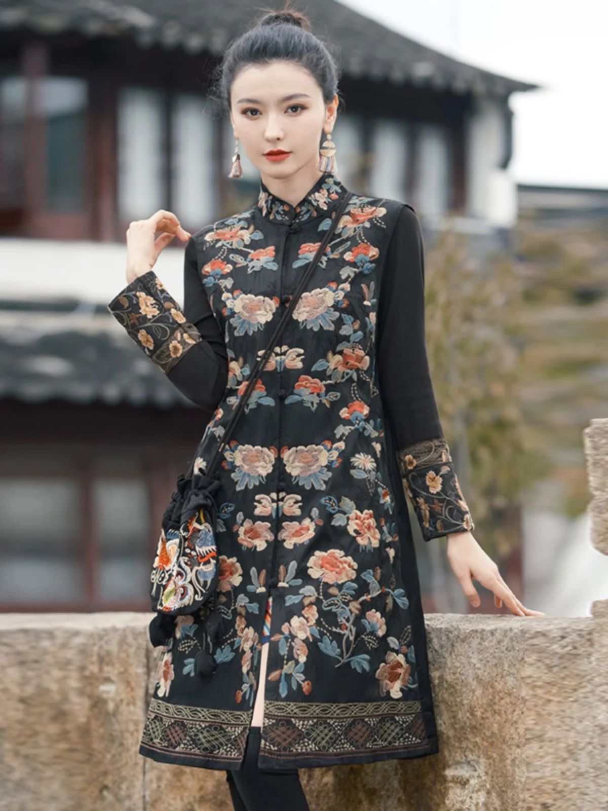 Autumn New Ethnic Style Vest Trench Coat Mid-Length Heavy-Duty Embroidered Skirt Outer Wear Chinese Cardigan