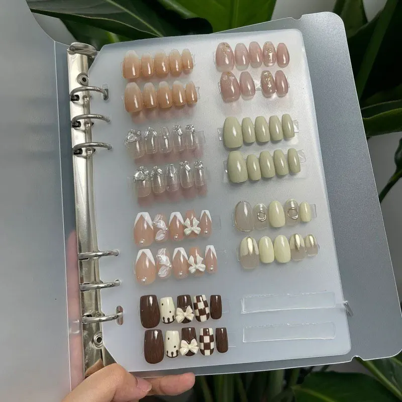 Nagel-Organizer und Display – abnehmbares Los-Nagelkunst-Press-on-Nagelblatt-Aufbewahrungsbuch zum Aufdrücken von Nägeln (9,05 x 7,08 x 1,37 Zoll)