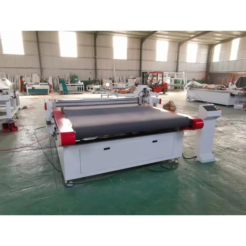 CNC Oscillating Vibrating Knife Cutter 1625 CNC Knife Cutting Machine for Cloth Leather Fabric Curtains/Blinds/Roller
