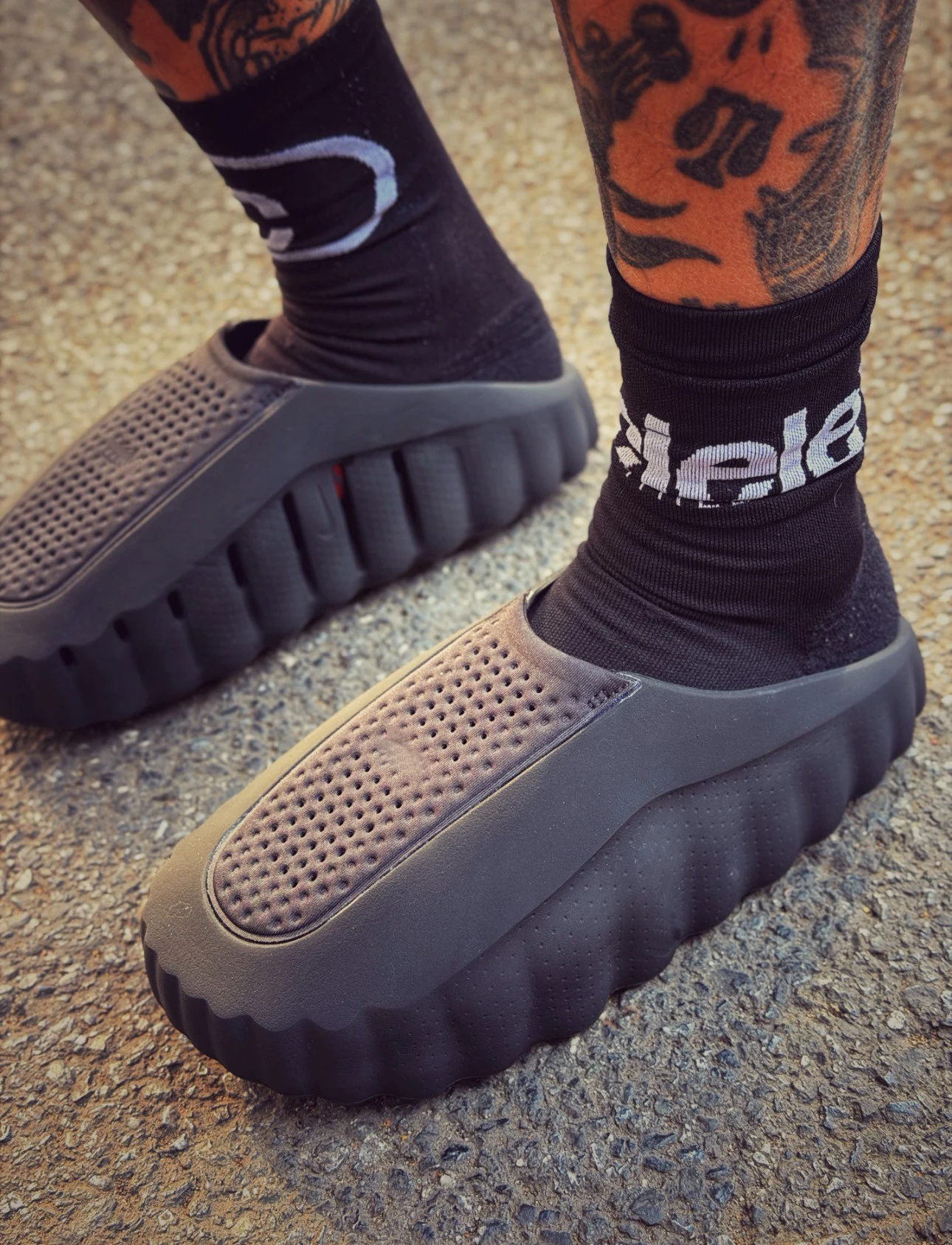 

Slides 001 Rubber Tech Comfort Slippers 002 Running Bone White Red Black Light Smoke Grey Men Women Mind001 Summer Beach shoes