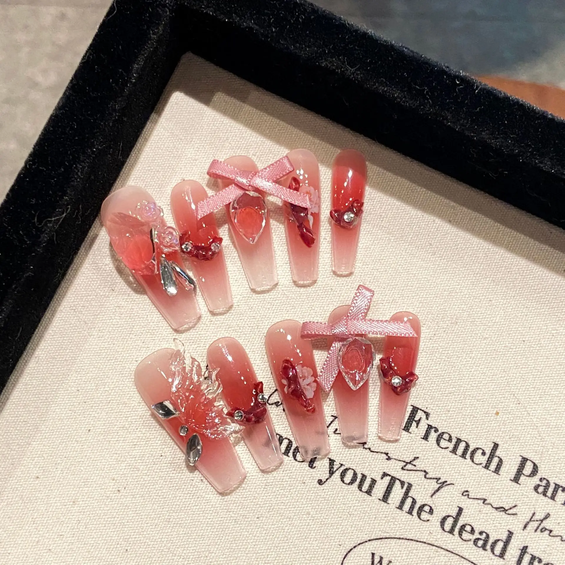 

10pcs Handmade Blush False Nails Gradient Red 3D Bowknot Flower Decor Press On Nails Glossy Diamond Designs Fake Nail Tips Art