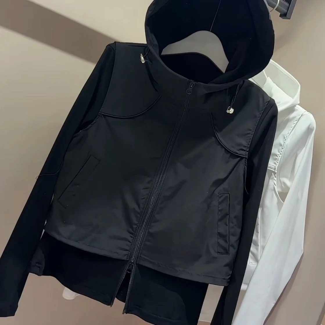 Women's 2-In-1 Hooded Jacket, Zip-Up Cropped Vest with Long Sleeve Base Layer, Quick-Dry Lightweight Sun Protection Coat view 3
