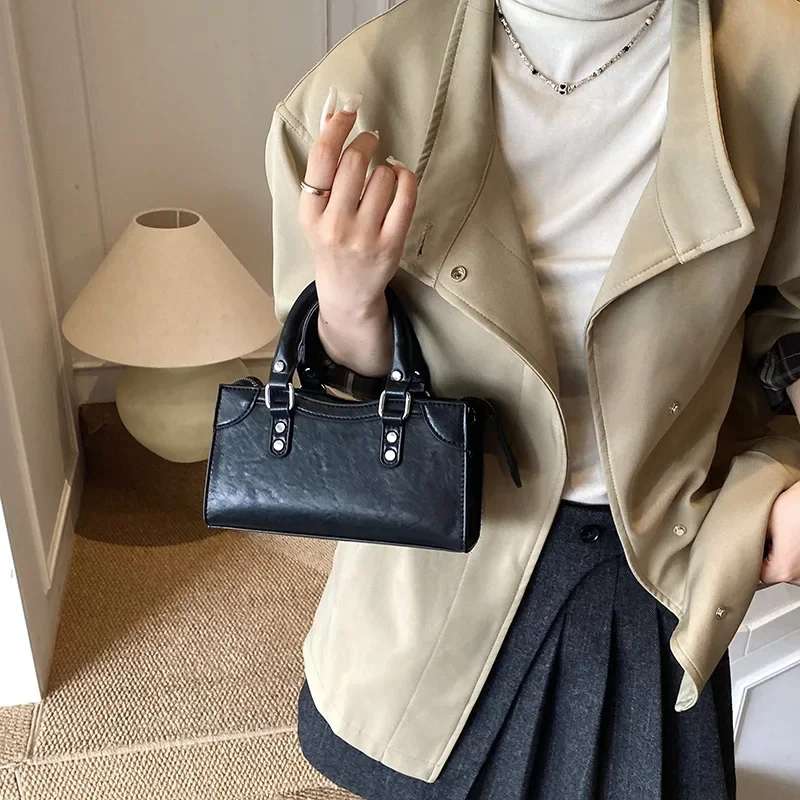 

2025 New Trend Niche Retro Pillow Bag - Women's Casual Versatile Shoulder Messenger Bag