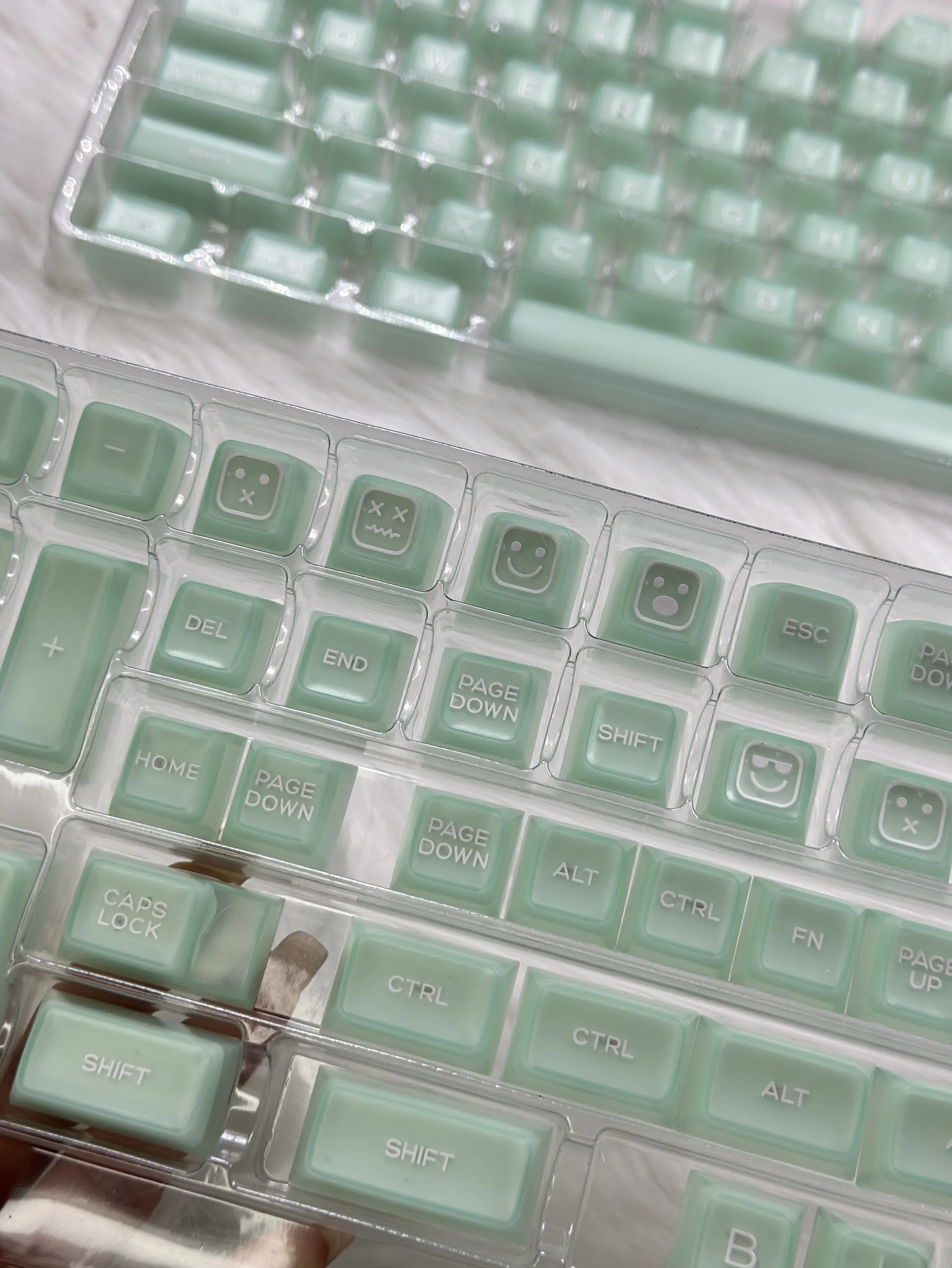 PBT two-color Han sapphire keycaps SA high semi-transparent small full set of two-color injection molding with 61/75/87, etc