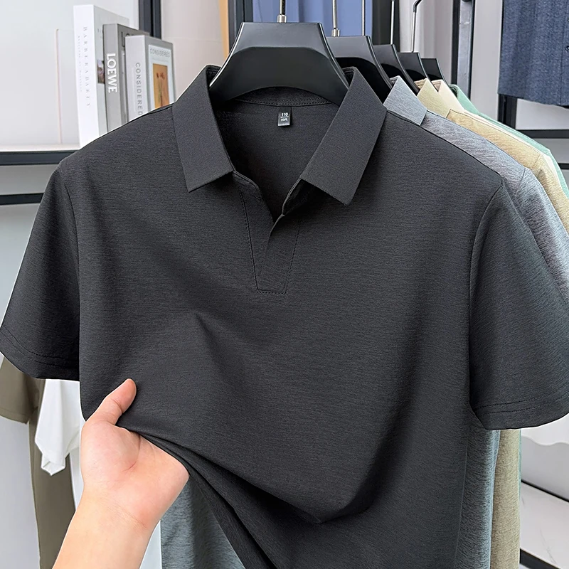 Herren Kurzarm-Poloshirts, einfarbig, ohne Knöpfe, V-Ausschnitt, schmal geschnitten, leicht, knitterfrei, modische Alltags-Tops für Männer – Detail 10