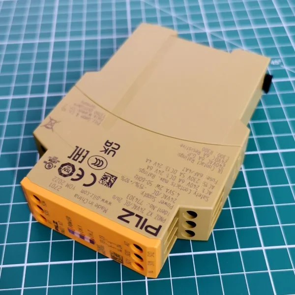 

Pn0z Emergency Stop Safety Relay 24v Ident No 774303 Brand New Original Spot Plc